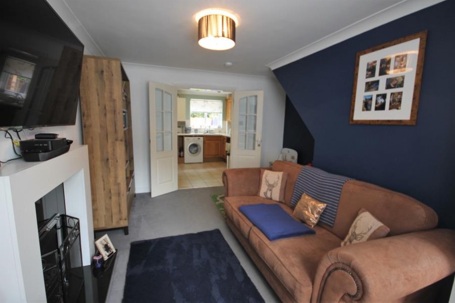 Images for 37 Weavers court