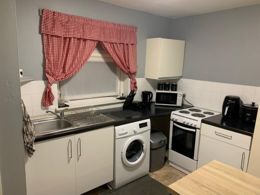 Images for Beaconsfield, TF3 1 NH