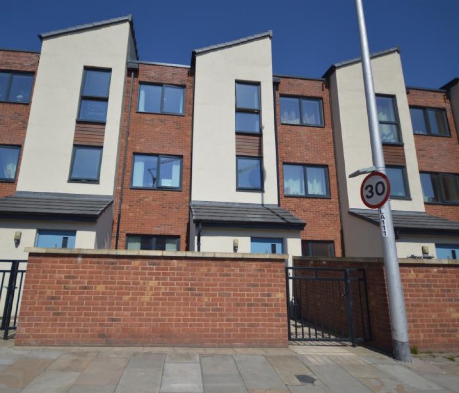 Images for West Centre Way, LAWLEY,